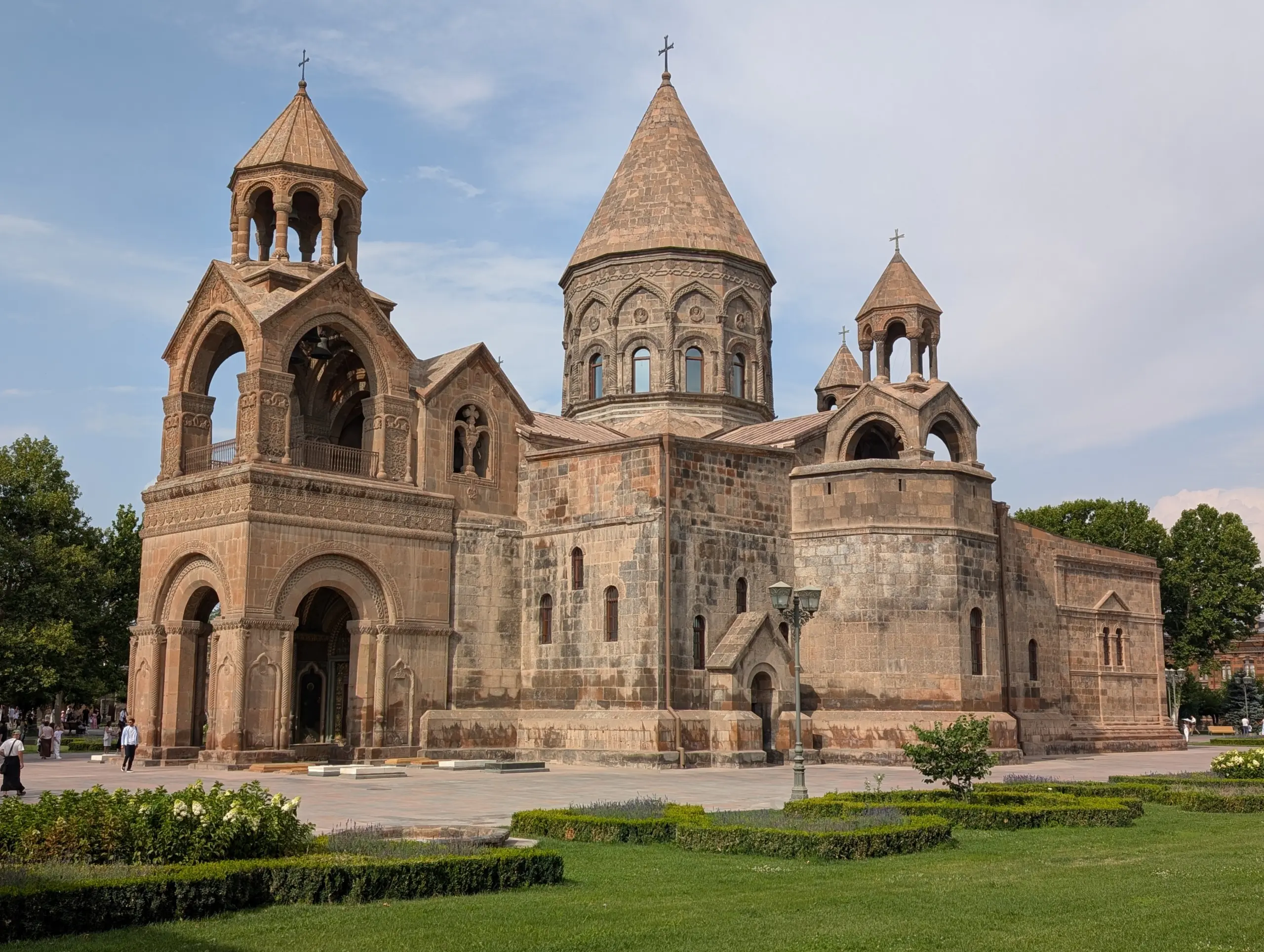 By Yerevantsi - Own work, CC BY 4.0, https://commons.wikimedia.org/w/index.php?curid=170443763By Yerevantsi - Own work, CC BY 4.0, https://commons.wikimedia.org/w/index.php?curid=170443763