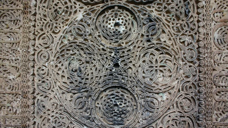 Armenisches Steinornament aus dem Kloster Dadiwank
